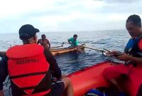 Tim SAR Gabungan, Selasa (21/2), melakukan pencarian warga yang tenggelam di perairan Natakoli