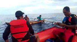 Tim SAR Gabungan, Selasa (21/2), melakukan pencarian warga yang tenggelam di perairan Natakoli