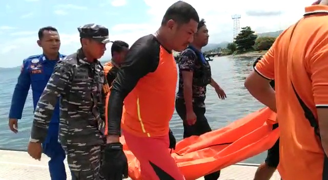 Nelayan Lembata meninggal akibat terseret arus, dievakuasi ke RSUD Lembata, Rabu (22/2) 