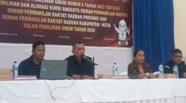 Komisioner KPU Sikka saat Sosialisasi PKPU Nomor 6 Tahun 2023 di Aula Kherubim, Rabu (29/1)