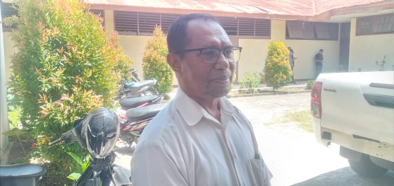 Pelaksana Tugas Kepala Dinas Dukcapil Sikka Florianus Wempi