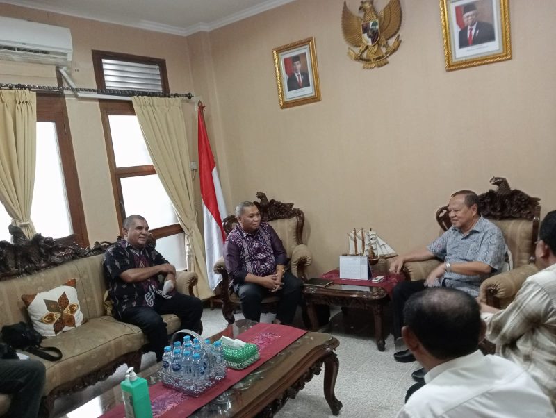 Silaturahmi Bacaleg Perindo Dapil NTT 1 Stefanus Roy Rening ke Uskup Agung Jakarta, Rabu (22/3) 