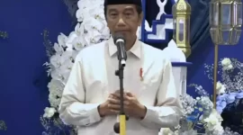 Presiden Joko Widodo menyampaikan hasil pertemuan ketua-ketua umum partai politik, Minggu (2/4)