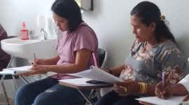 Dua srikandi Partai Garuda Sikka sedang mengikuti tes kejiwaan di RSUD TC Hillers Maumere, Rabu (26/4)  