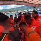 Tim SAR Gabungan persiapan melakukan pencarian dan pertolongan kapal tanpa nama yang mati mesin di perairan Pulau Sukun, Selasa (18/4)