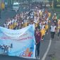 Suasana jalan sehat memperingati Hari Buruh Sedunia di Kabupaten Sikka, Senin (1/5)