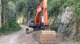 Proyek ruas jalan Kei-Riit senilai Rp 7,5 miliar lebih, kualitas pekerjaannya diragukan (foto: istimewa) 