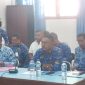 Kepala Dinas Pertanian Kabupaten Sikka Yohanes Emil Satriawan saat rapat kerja bersama Komisi 2 DPRD Sikka, Rabu (17/5)