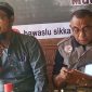 Ketua Bawaslu Sikka Harun Alrasyid sedang membawakan materi.pada kegiatan Media Gathering bersama wartawan, Sabtu (20/5), di Budi Sun Resort