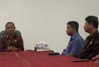 Sekda Sikka Adrianus Firminus Parera bersama Kadis PKO Sikka yang diberhentikan Yoseph Heriyanto Vandiron Sales dan Pelaksana Tugas Kadis PKO Sikka Robertus Ray