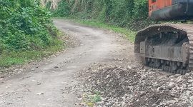 Kondisi salah satu bagian ruas jalan Kei-Riit, persisnya di Dusun Koligahar Desa Bloro