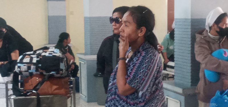 Magdalena Wanung Baruk, warga Kabupaten Sikka yang menjadi tenaga kerja ilegal dideportasi dari Singapura, Rabu (7/6)
