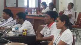 Irma, Bendahara Pengeluaran di Dinas PKO saat mengikiuti rapat dengar pendapat bersama DPRD Sikka, Rabu (14/6)