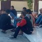 Tenaga kerja ilegal sedang berada di Reskrim Polres Sikka, Minggu (25/6)