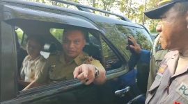 Bupati Sikka Fransiskus Roberto Diogo saat peristiwa adu mulut dengan wartawan