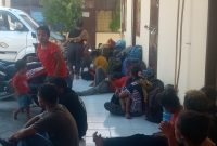 Tenaga kerja ilegal asal Kabupaten Manggarai Timur diamankan di Polres Sikka, Minggu (9/7)