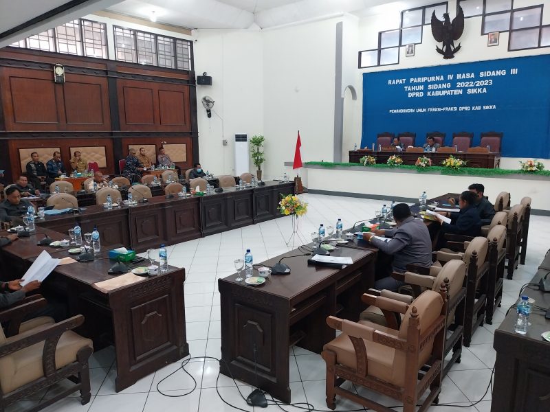 Suasana paripurna Pemandangan Umum Fraksi terhadap Pengantar Nota Keuangan atas Pertanggungjawaban Pelaksanaan APBD 2022, Jumat (28/7)