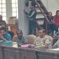 Ketua Ikatan Guru Sertifikasi Fransesko Losi (paling kiri) saat RDP di Gedung DPRD Sikka, Jumat (28/7)