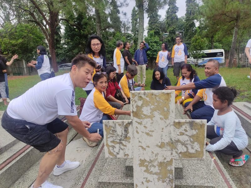 Alumni 86 nyekar di Pekuburan BHK Malanh, Sabtu (1/7)