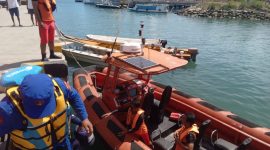 Tim SAR Gabungan sedang persiapan melakukan operasi SAR kapal wisata patah kemudi di Pulau Komodo, Senin (11/7)