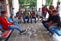 Perwakilan PMKRI Maumere diterima Kepala-Kepala Seksi Kejaksaan Negeri Sikka, Jumat (4/8)