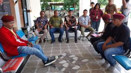 Perwakilan PMKRI Maumere diterima Kepala-Kepala Seksi Kejaksaan Negeri Sikka, Jumat (4/8)