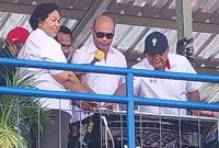 Gubernur NTT Viktor Bungtilu Laiskodat saat membuka Liga 3 ETMC 2013 di Kabupaten Rote Ndao 