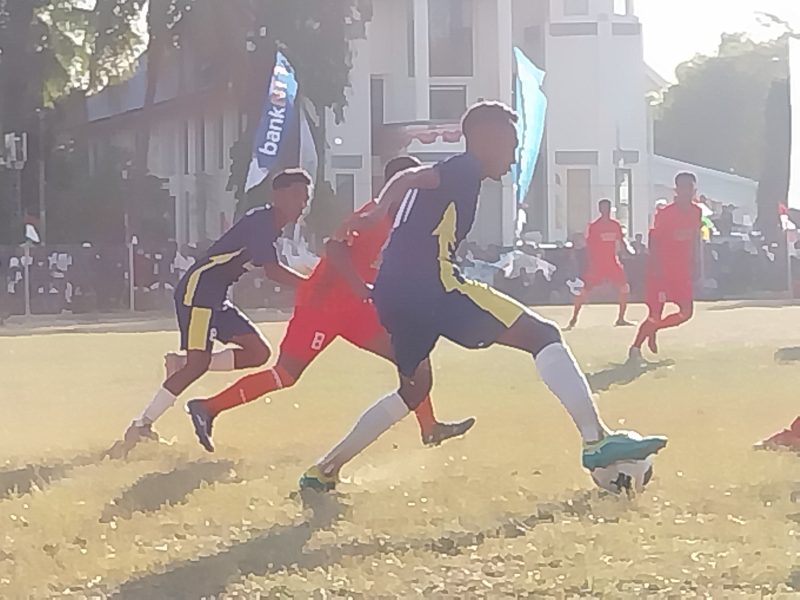 PSN Ngada ditahan imbang oleh Nirwana FC di Lapangan CN Dillak, Selasa (15/8) petang