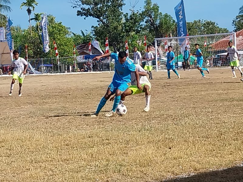 Persap Alor dan Persesba Sumba Barat bermain imbang 1-1 di Lapangan CN Dillak, Rabu (16/8) pagi