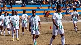 Edson Rodja (kedua dari depan) gelandang serang Persami Maumere 