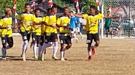 Euforia pemain Persematim Manggarai Timur usai membobolkan gawang Persap Alor di Lapangan CN Dillak, Senin (21/8) 