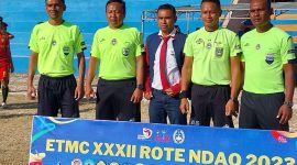 Pose Pengawas Pertandingan Denfers Pingak dan wasit yang bertugas