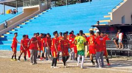 Pemain Persim Manggarai berada di bench pemain di Lapangan CN Dillak, Selasa (22/8)