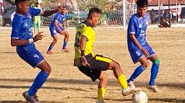 Persebata Lembata (biru-biru) menang adu pinalti atas Persematim Manggarai Timur, Jumat (25/8) pagi di Lapangan CN Dillak