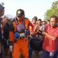 Jasad nelayan Larantuka dievakuasi ke rumah sakit setempat, Kamis (31/8)
