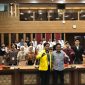 AHP pose bersama 100 mahasiswa magang usai memberikan materi politik sebagai profesi di Ruang Rapat Komisi X DPR RI Gedung Nusantara I Lantai 1, Senin (25/9)