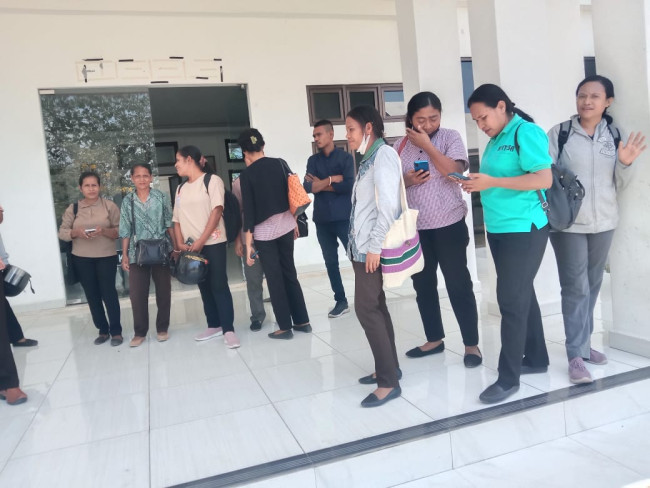 Para Guru TP mendatangi lagi Kantor BKDPSDM, Jumat (29/9) 