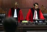 Sidang putusan MK terhadap permohonan batas usia Capres-Cawapres, Senin (16/10)
