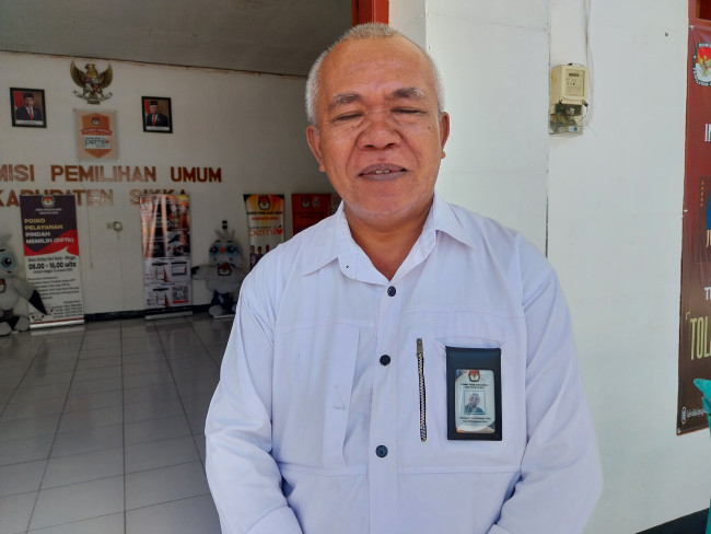 Ketua KPU Sikka Yohanes Krisostomus Feri