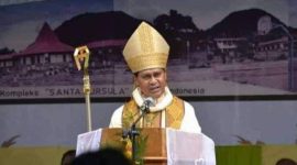 Uskup Agung Ende Mgr Vincentius Sensi Potokota
