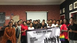 Pose bersama usai bedah film dan diskusi komunitas Rumah Akal Sehat