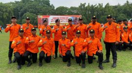 Potensi SAR Basarnas Maumere pose bersama Kabasarnas dan instruksi (foto: istimewa)