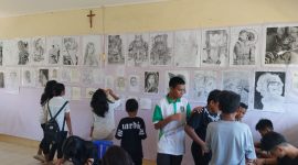 Suasana kunjungan pameran hasil karya pelajar SMPK Frater Maumere, Jumat (1/12)