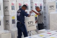 Kotak Suara Pemilu 2024 diamankan sementara di gudang penyimpanan KPU Sikka