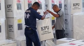 Kotak Suara Pemilu 2024 diamankan sementara di gudang penyimpanan KPU Sikka