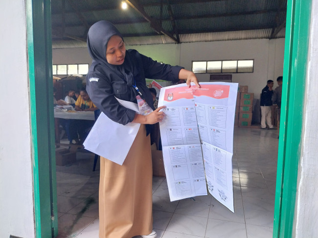 Surat suara Dapil 1 Sikka terobek menjadi 2 bagian, Rabu (20/12) 