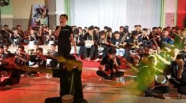 Penampilan perkusi pada Pentas Seni SMPK Frater Maumere di Aula Mardiwiyata, Jumat (1/12)