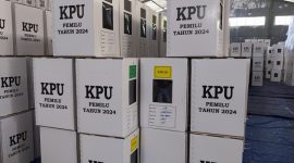 Kotak suara Pemilu 2024 di gudang penyimpanan logistik KPU Sikka