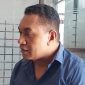 Anggota DPRD Sikka Sufriyance Merison Botu saat memberikan keterangan pers, Senin (8/1)