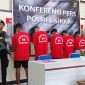 Polisi memperlihatkan 5 tersangka kasus pengeroyokan 